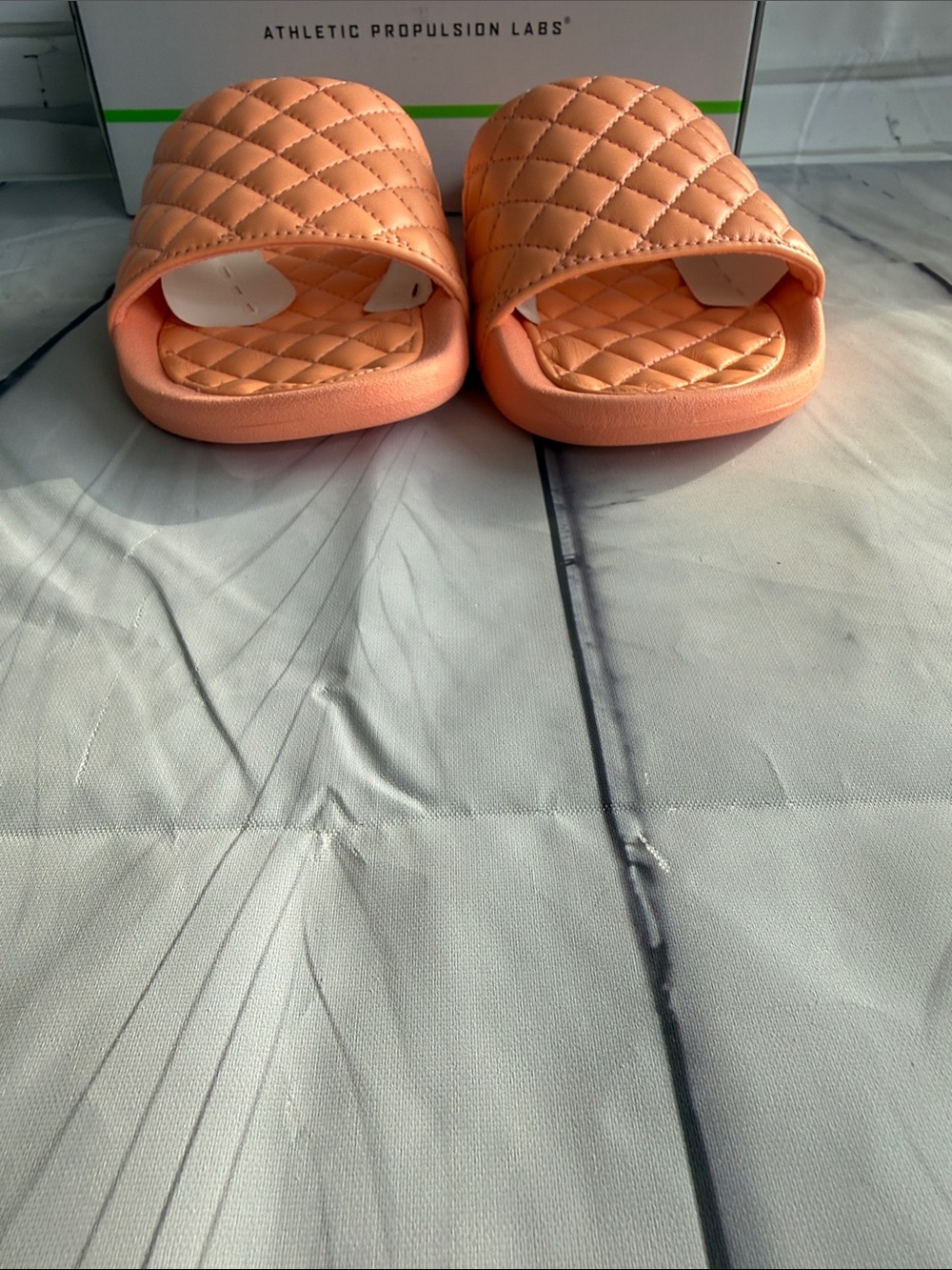Athletic Propulsion Labs Women’s Lusso Slide in Neon Peach - Picture 3 of 8